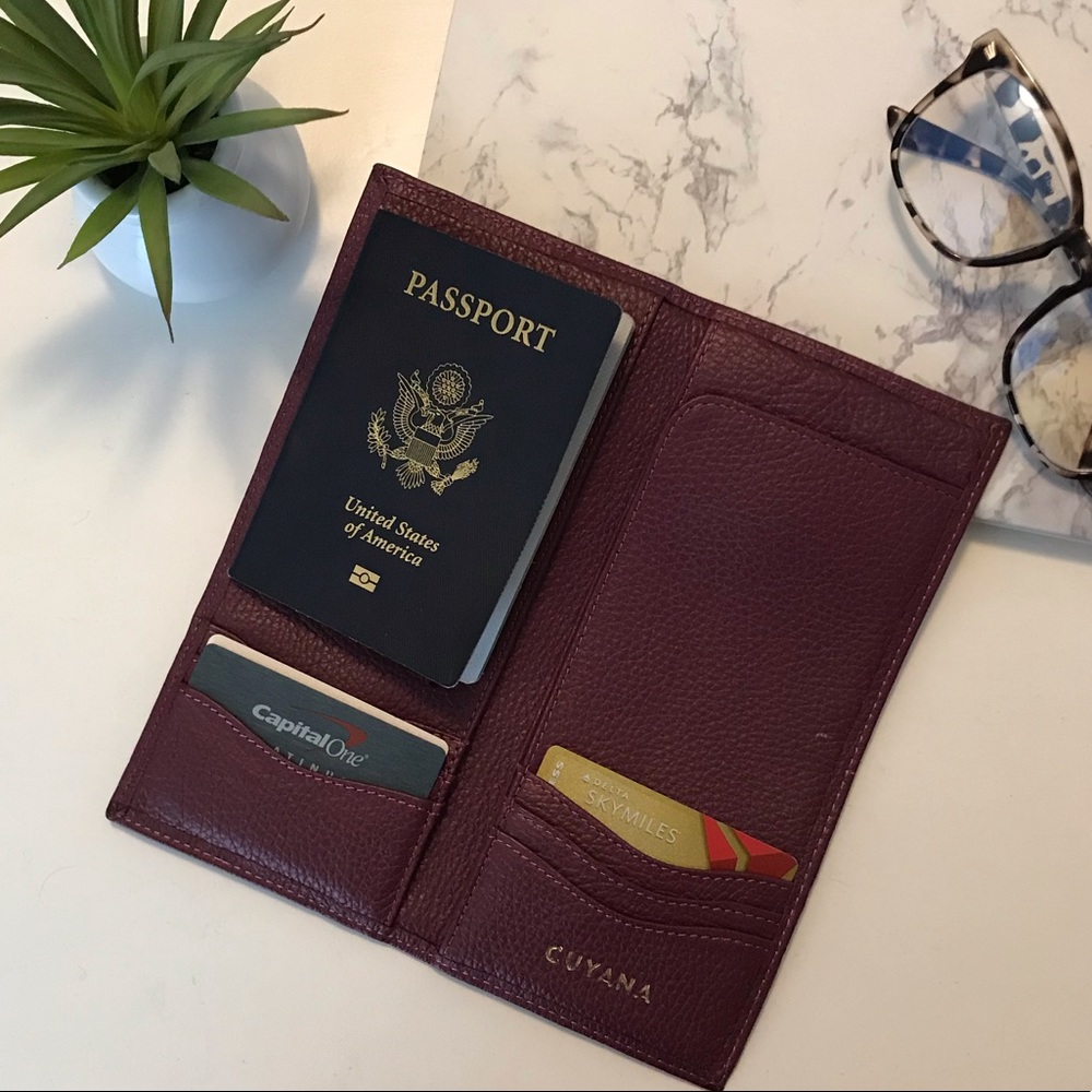 Cuyana Classic Passport Case